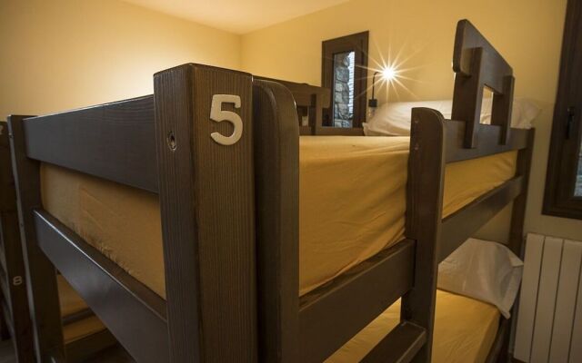 Abadia De Montenartro Hostel