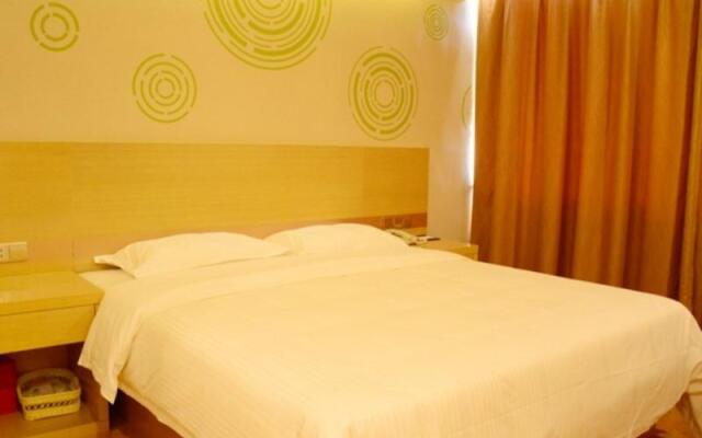 GreenTree Inn Taiyuan Wanbailin District West Bua Station Express Hotel