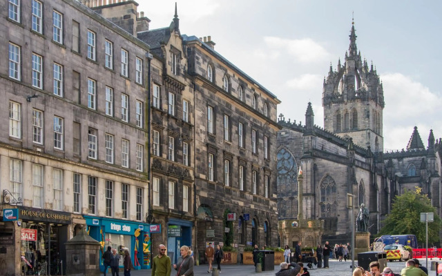 Parliament Sq (apt 10 ) Royal Mile