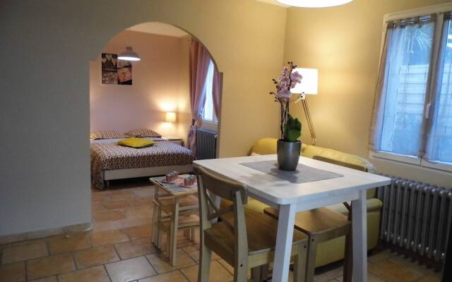 Studios Villa Eden