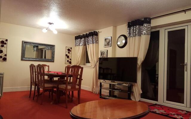 Edinburgh City Deluxe Apartment