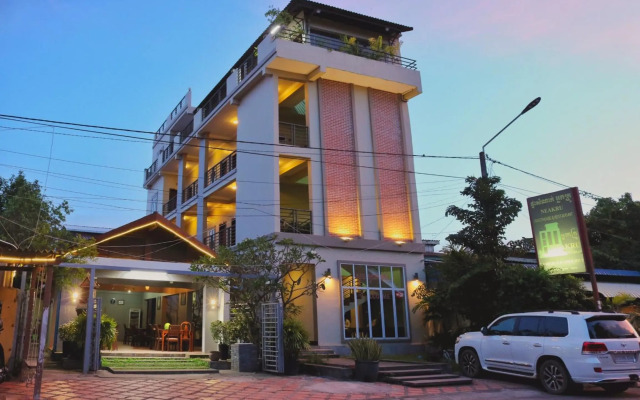 Neakru Guesthouse and Restaurant