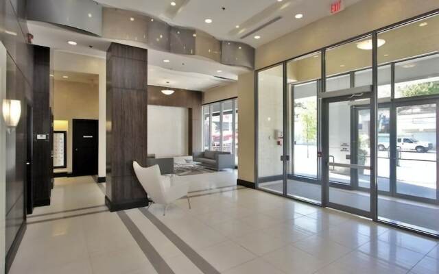 Executive 3BR next to Scotia Arena