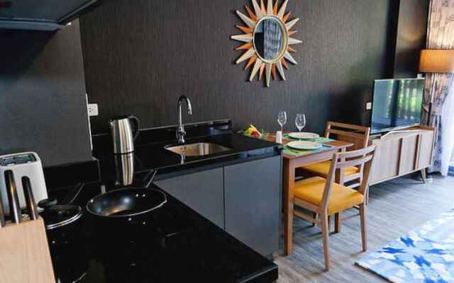 Apartment 22 @The Deck by Lofty Villas