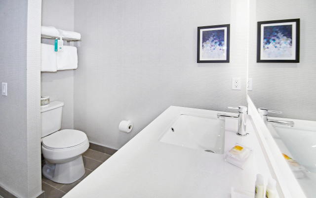 Holiday Inn Hotel & Suites Calgary Airport North by IHG