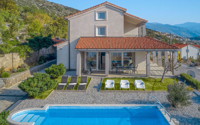 Three-Bedroom Holiday Home in Senj
