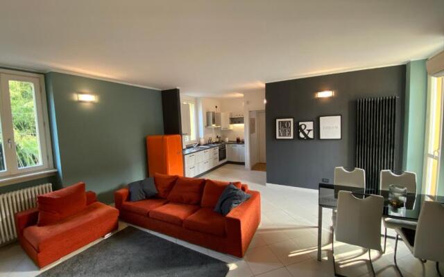 Casa Bellagio Beach: Pool, 100m Lake & near City