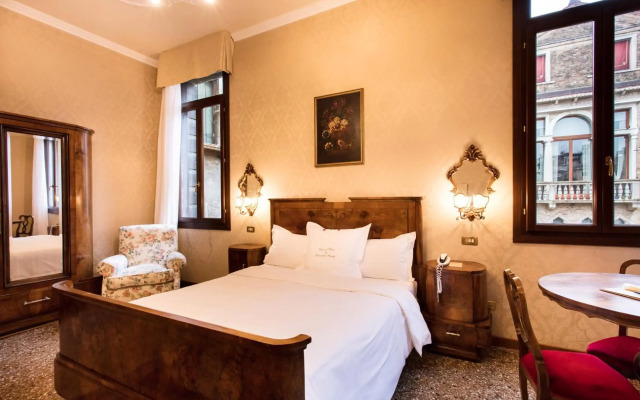 Hotel Flora