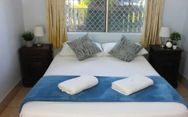 Cooktown Motel and Pams Place Hostel