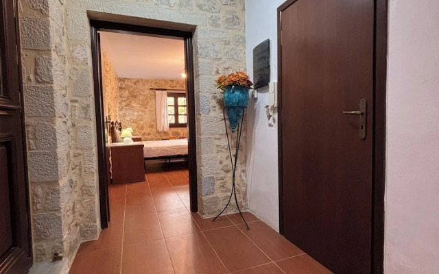 Electra Stone Suite