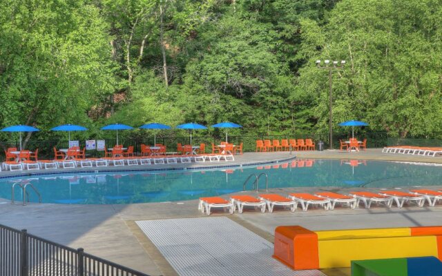 Country Cascades Waterpark Resort