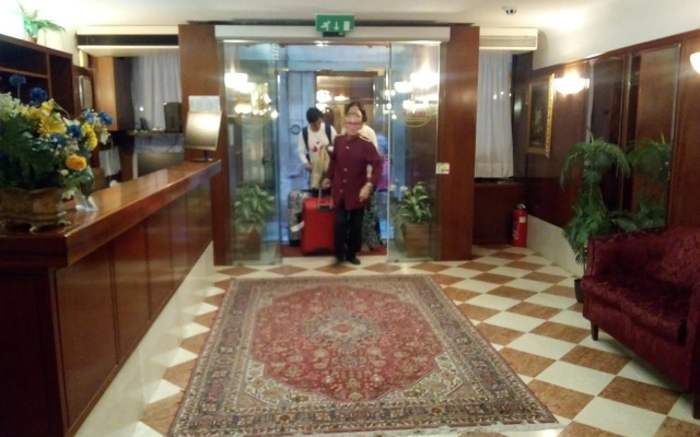 Hotel Diana