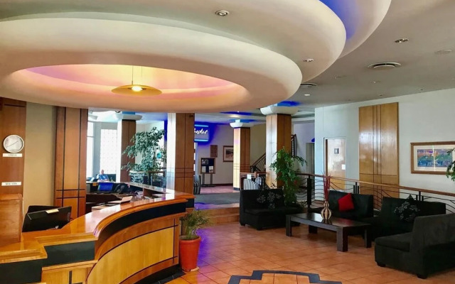 Ocean Breeze Economy Suites