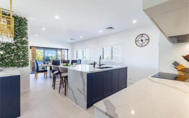 Away @ Nelson Bay, 29 Wollomi Avenue