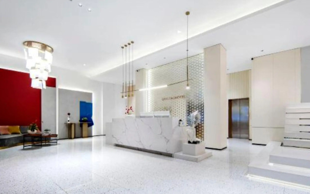 Yiwu Qingtao E-sports Hotel