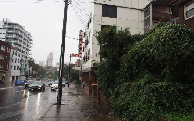 Edgecliff Lodge Motel