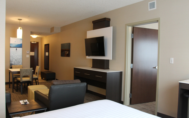 Holiday Inn Express & Suites Cold Lake by IHG