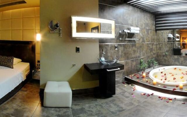 Orei' Suites & Spa