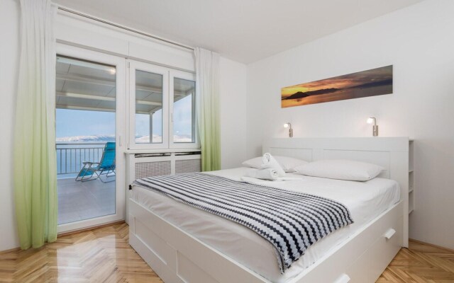 Nice Home in Sv.juraj With Wifi and 3 Bedrooms