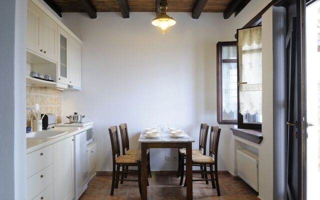 Esperos Suites & Villas