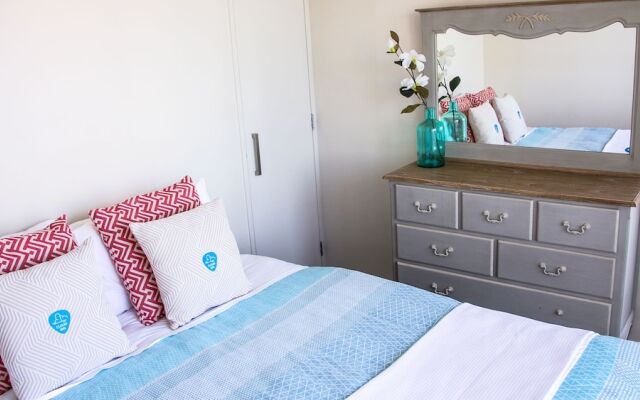 Quadrant 2 Bdr with Seaview & Parking
