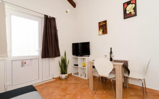Apartment Burin