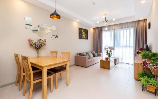 Gold View APT1/2bed/2bath/free pool and Gym
