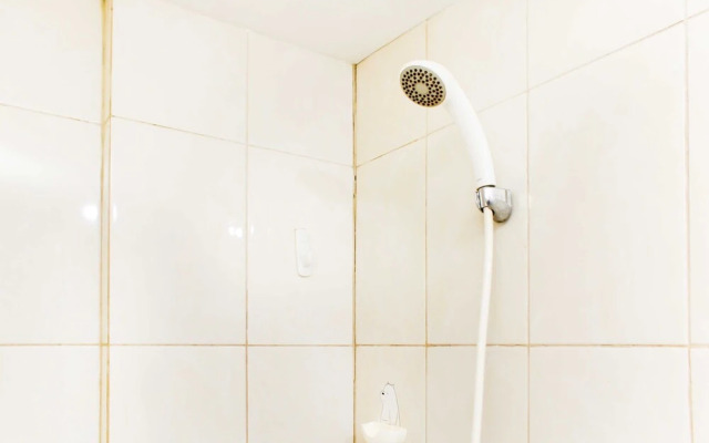 Comfort 2Br At Springlake Sumarecon Apartment