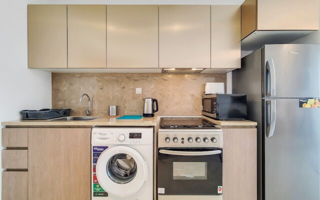 GreenFuture - Incredible Cityscape View From This Sleek Studio