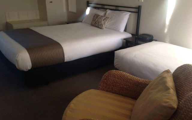 Pacific Coast Motor Lodge