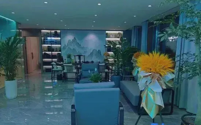 Miho Hoshi esports Hotel