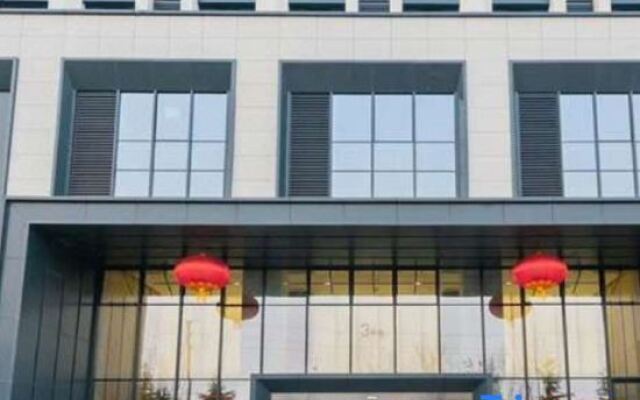 Fangxuan Hotel (Zhengzhou Longzihu Subway Station Boya Plaza)