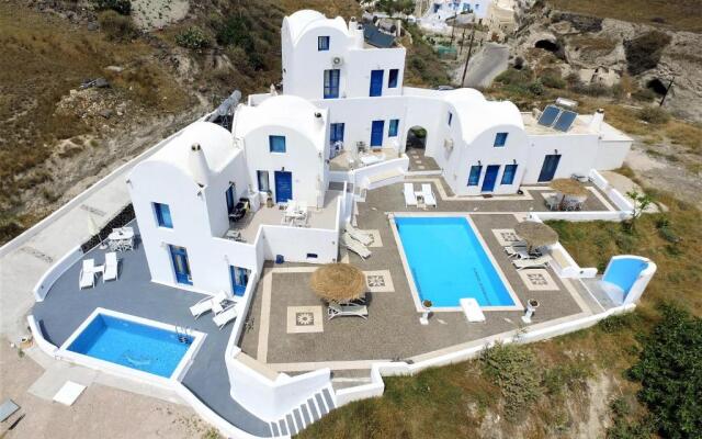 Santorini Traditional Suites