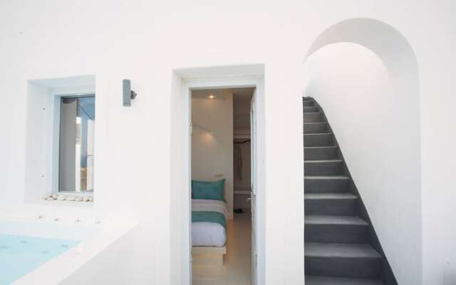 Akrotiri Cycladic Suites