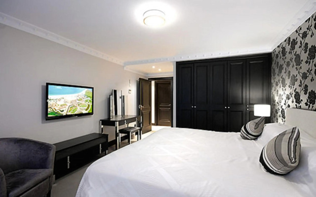 Mayfair House