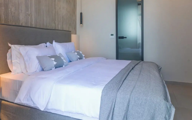 Anadeo Villas & Suites