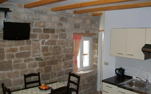 Jare - in old Town - A2 Gornji