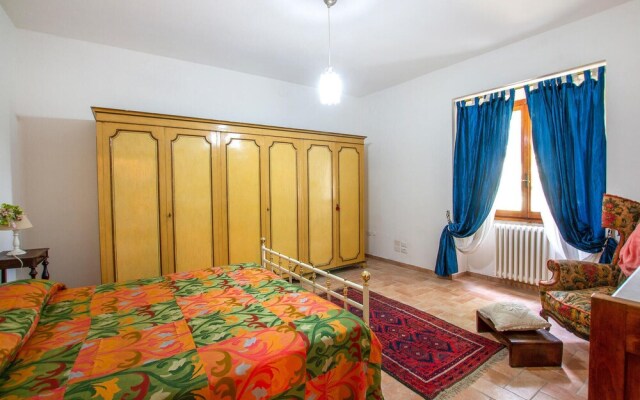 Beautiful Home in Londa With 2 Bedrooms and Wifi