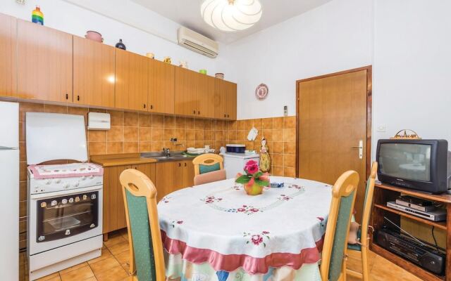 Awesome Apartment in Barbat-rab With 3 Bedrooms and Wifi