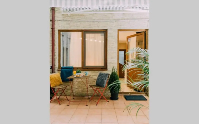 Studio with private terrace next to Cișmigiu