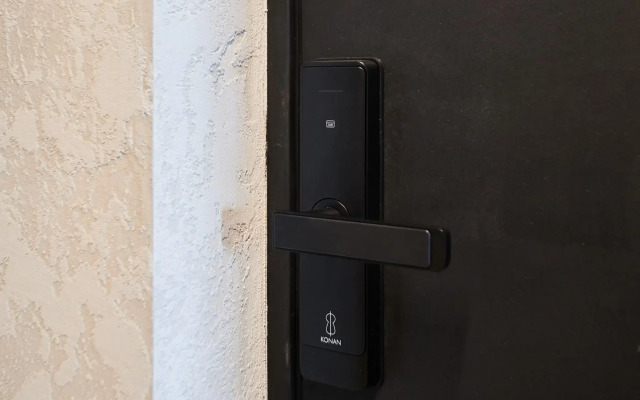 Два города на проспекте Ленинский 158