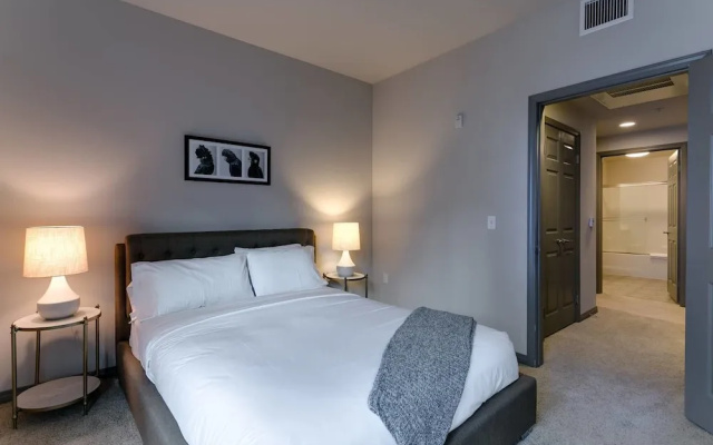 One Bed/1Bath + Private Balcony WALK TO BEACH