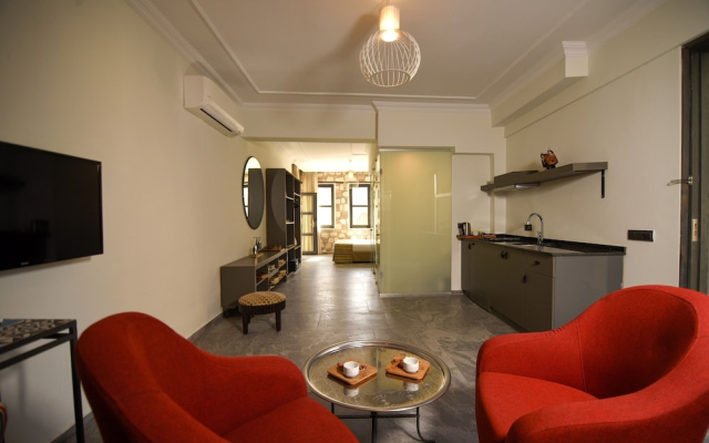 Sweet Studio Flat with Patio SARMAŞIK