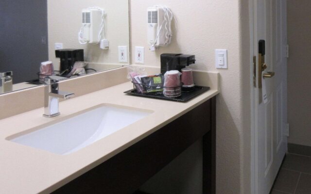 Comfort Inn & Suites