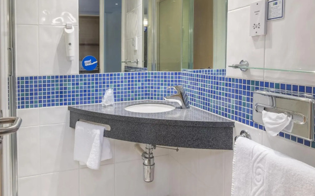 Holiday Inn Express Kettering by IHG