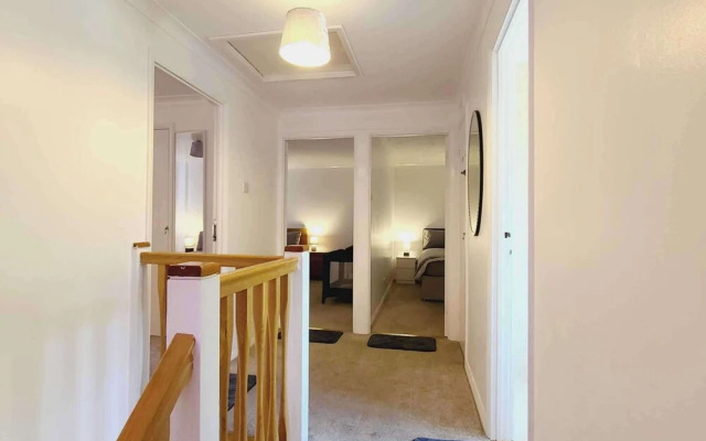 Rusper Retreat - Spacious Home Near Gatwick