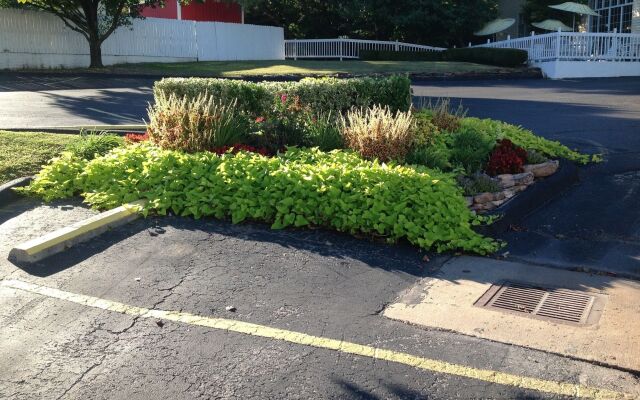 Honeysuckle Inn & Conference Center