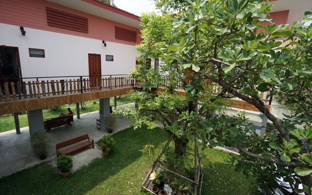 Ban Klong Srabua