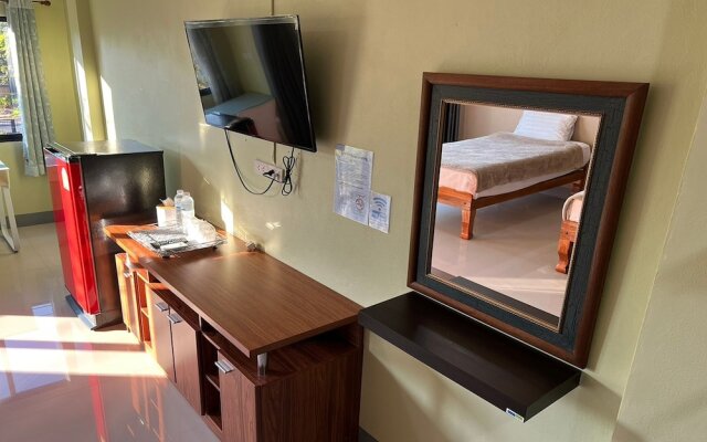 V Tharm Hotel