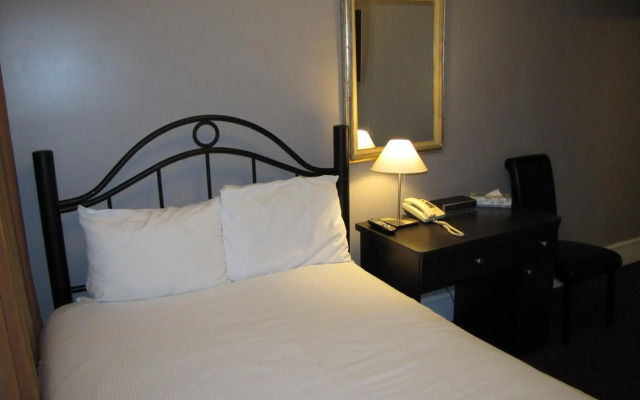 Barclay Hotel